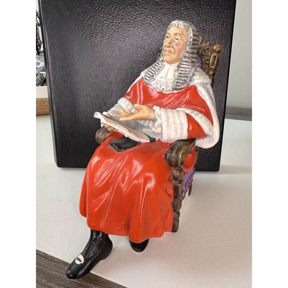 Vintage Royal Doulton "The Judge" Porcelain Figurine HN 2443  Barrister England